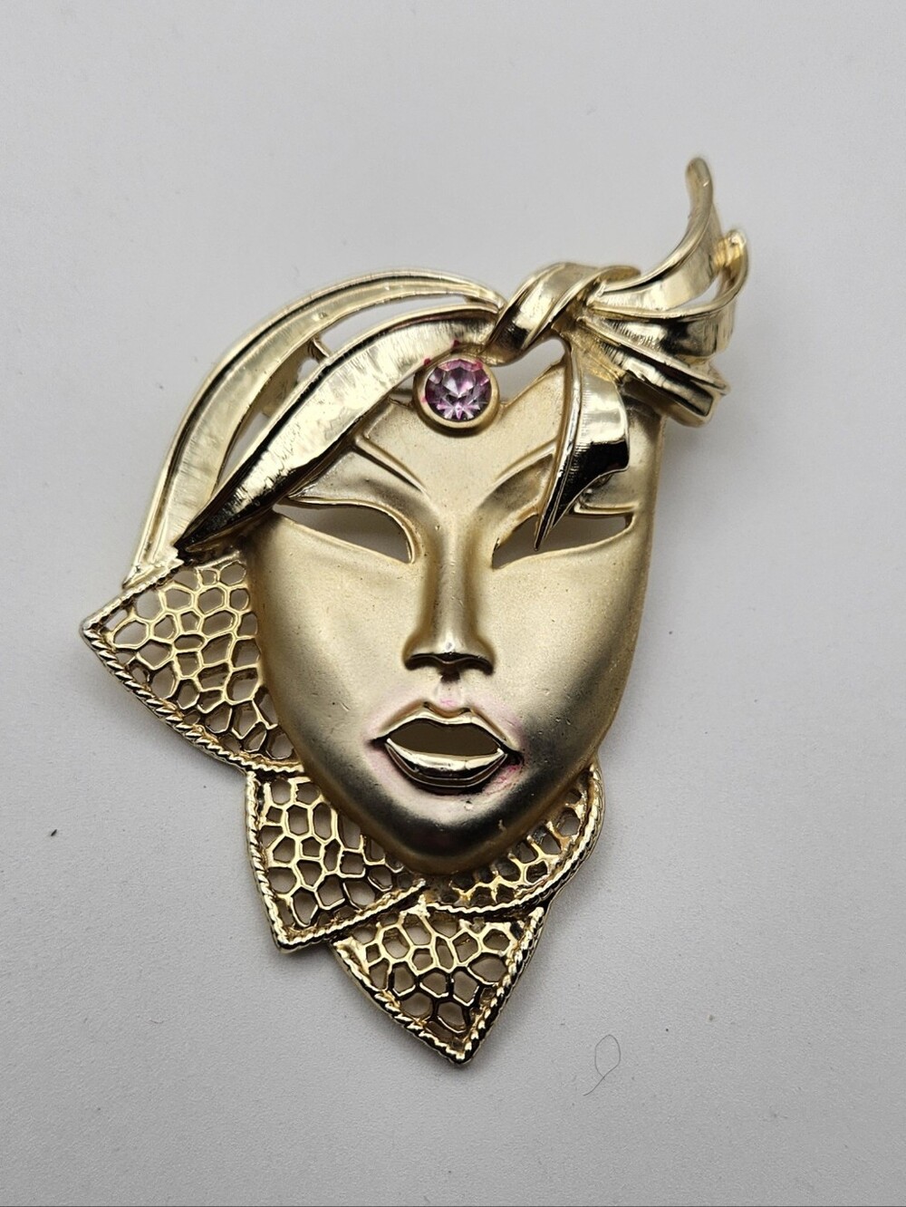 Vintage Gold Tone Venetian Theater Mask Brooch Pink Rhinestone Masquerade Pin